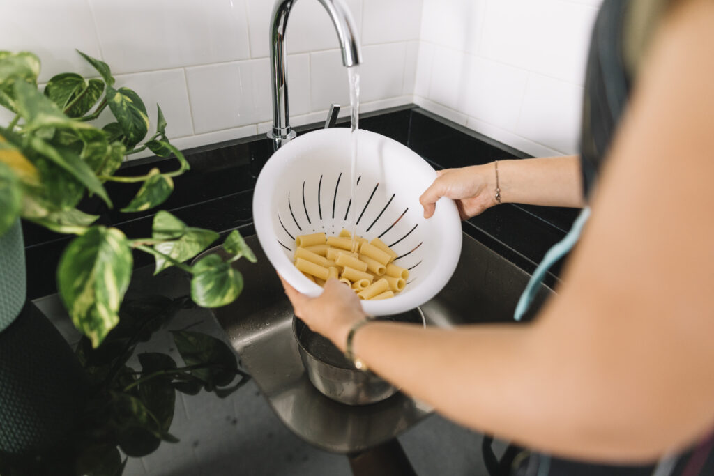 fast pasta colander gadget